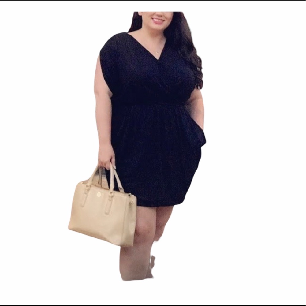 Rachel Roy XXL defined waist V neck with clip